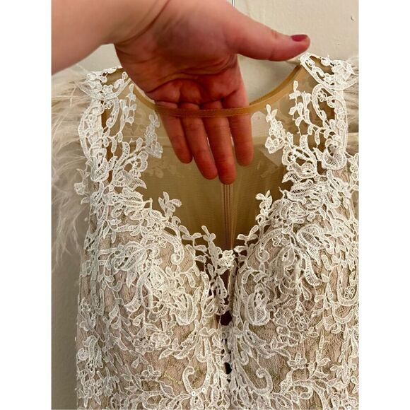 NWOT MAC DUGGAL EMBELLISHED FEATHER CAP SLEEVE ILLUSION NECK TRUMPET GOWN SIZE 4 - Picture 8 of 15